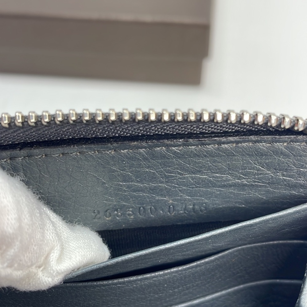 Authentic soho GUCCI gray leather wallet with Box, card, book and COA - Picture 7 of 15